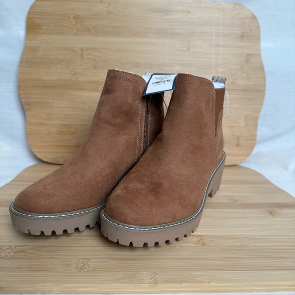 Universal Thread Women’s Ankle Boots – Size 6 Wide– Cognac - Picture 1 of 8